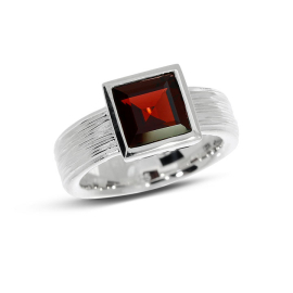 Ring Crease Silber Granat 8x8 mm square fac
